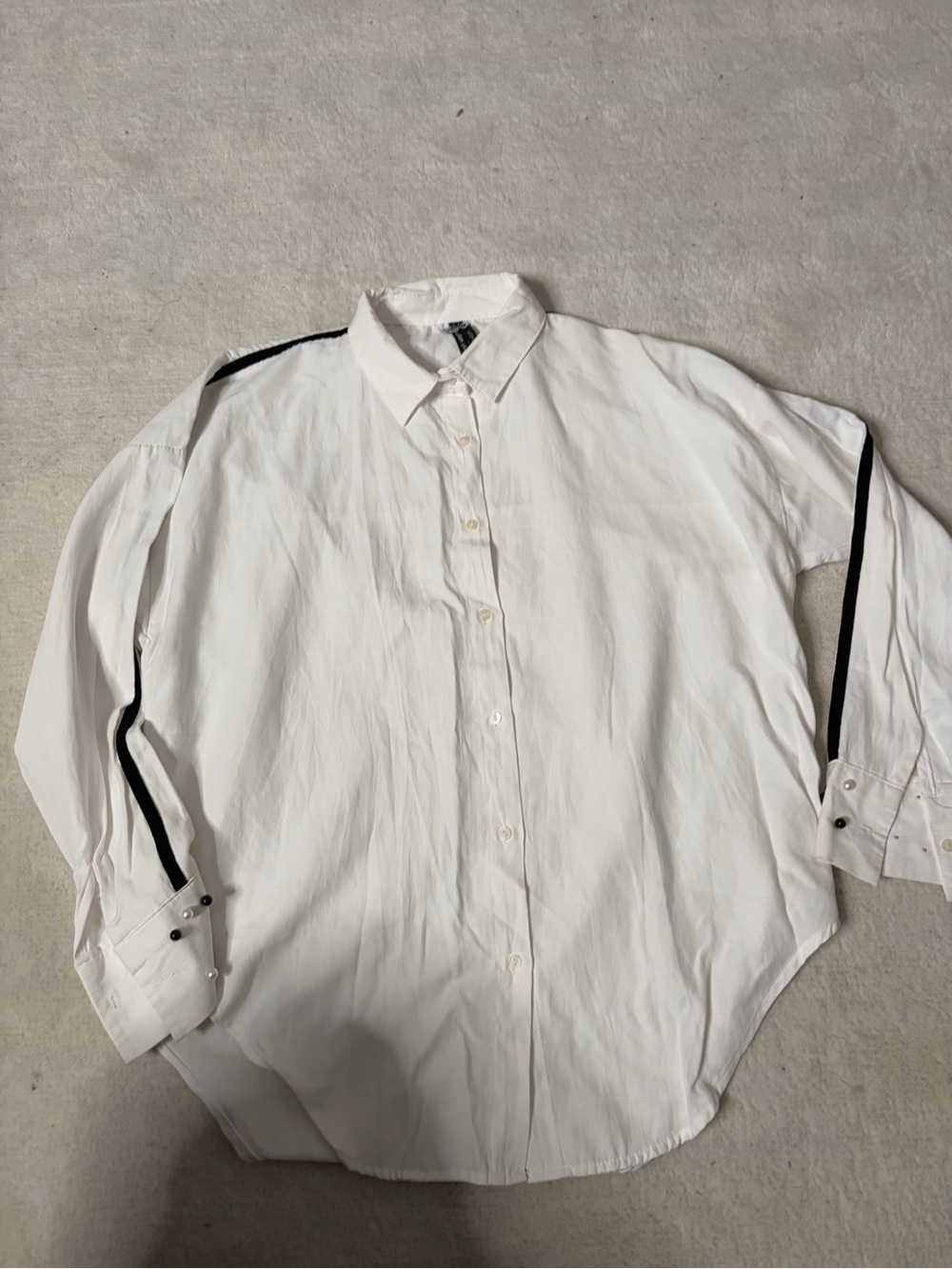 Classic White Button-Down Shirt w/ Black Stripe by First Way Fashion 40/21x25in